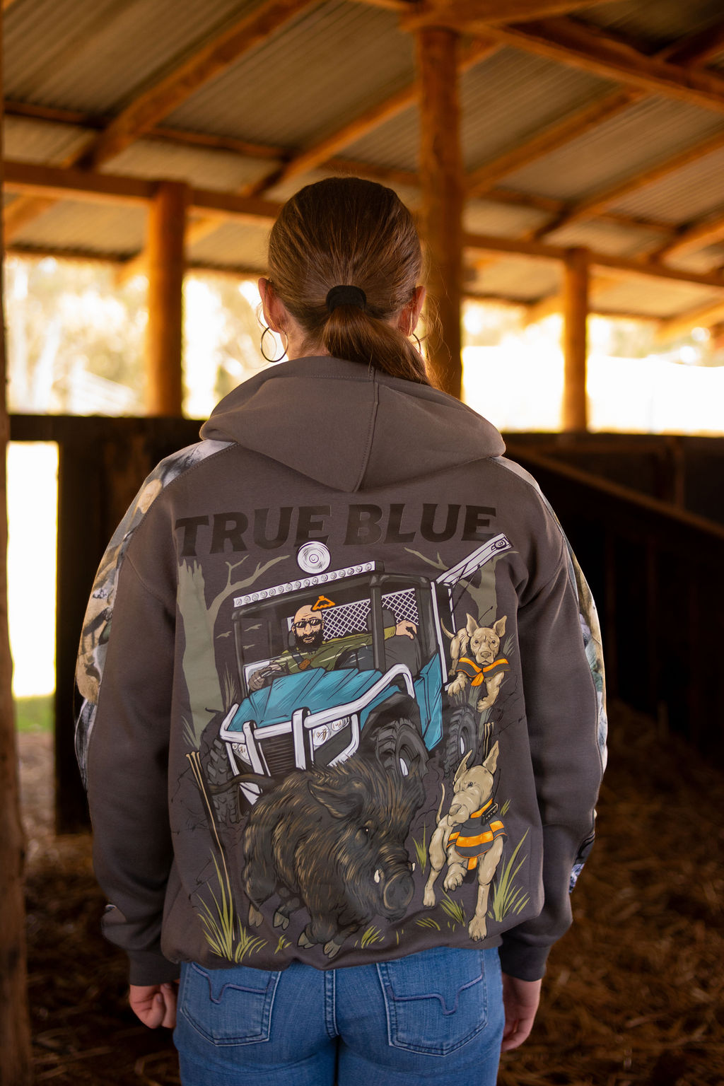 TRUE BLUE LURES HOODIES - GRAY/CAMO PIG CHASING